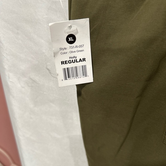 *New With Tags* Koi Basics Holly Scrubs in Olive Green Size XL - Picture 3 of 3